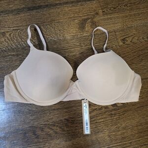 SKIMS fits Everybody Push Up Demi Bra 38B